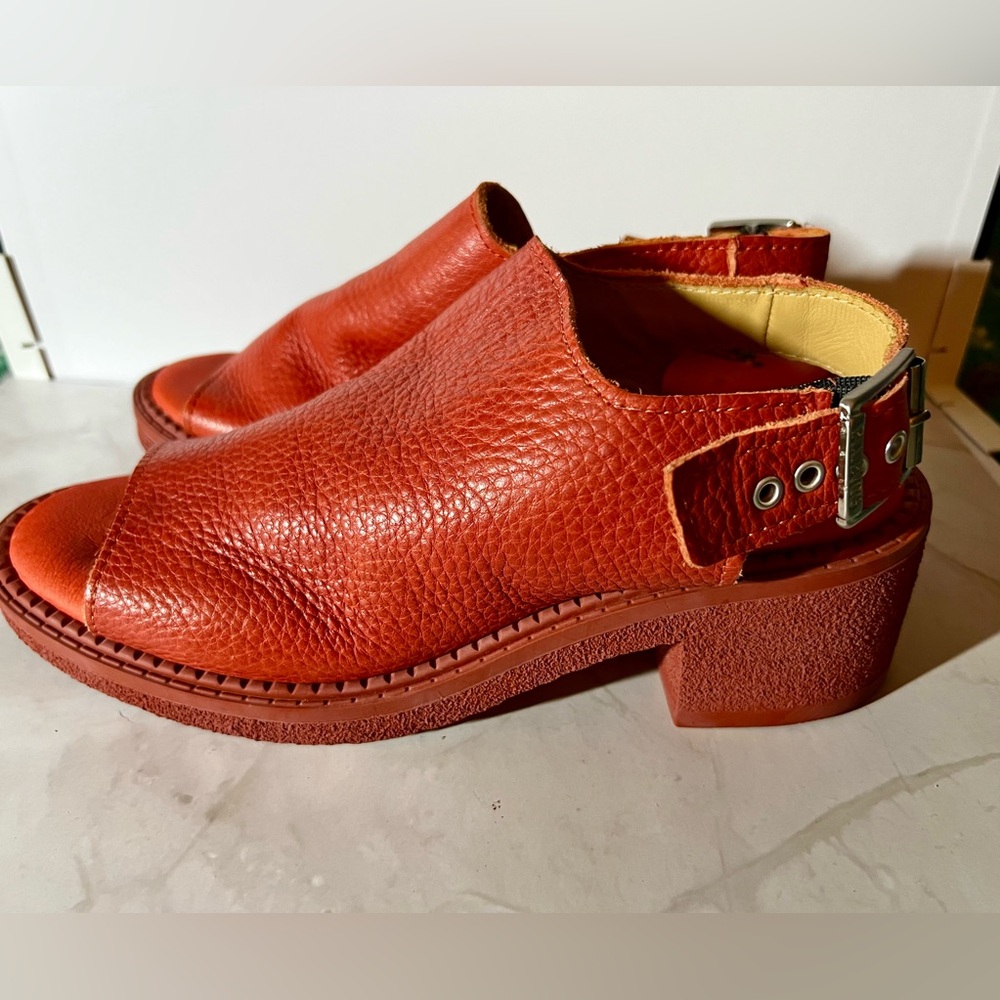John Fluevog Slacker Goofball Terracotta, Size 6.